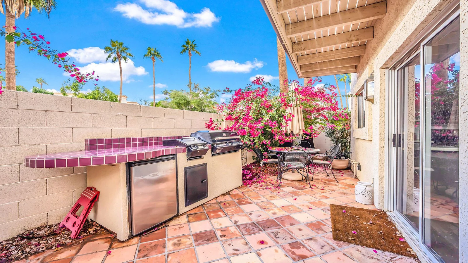Ahwatukee patio grill table blooming flowers real estate photography Ahwatukee AZ | The Listing Bees