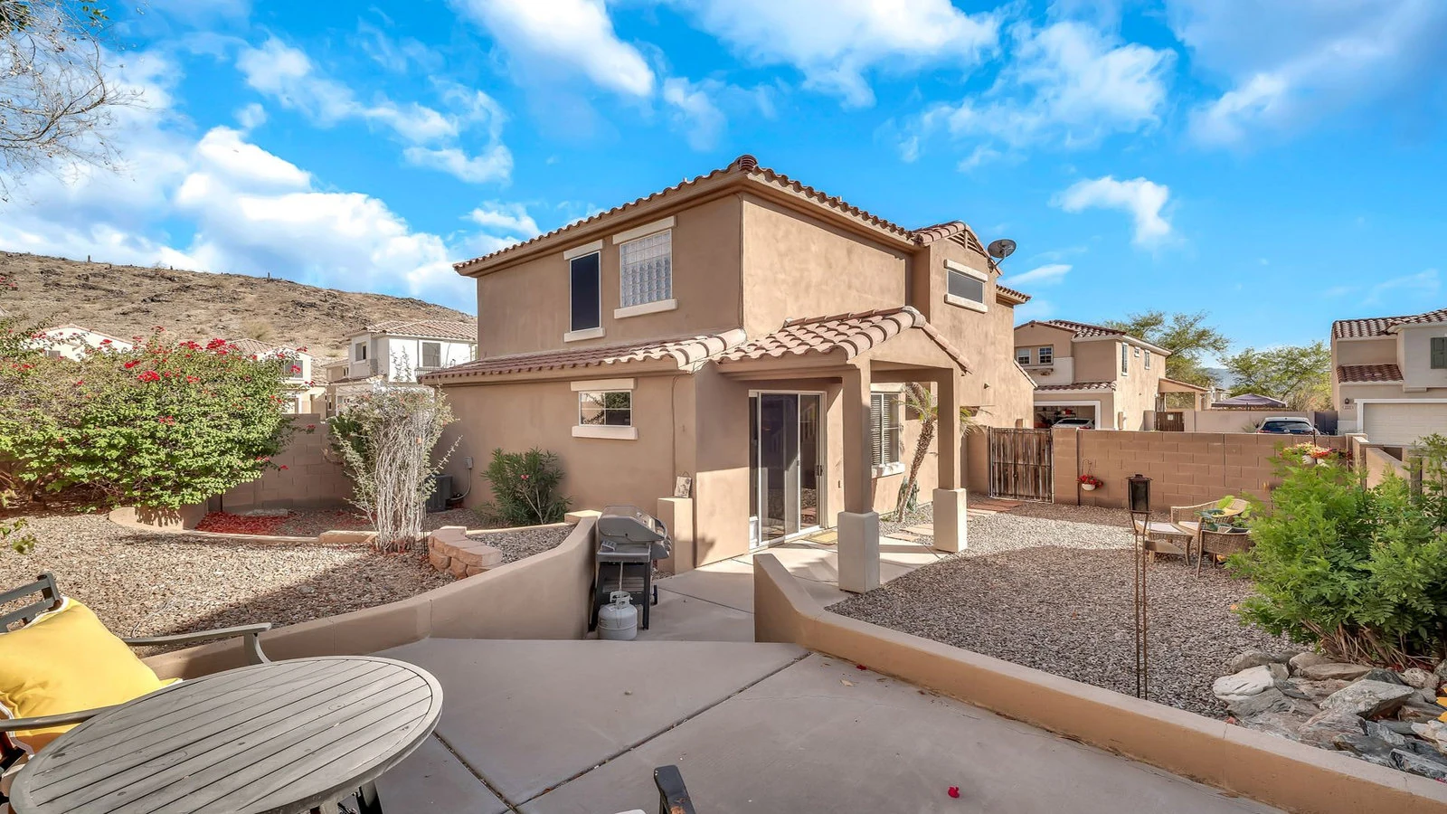 Backyard patio desert landscaping real estate photography Ahwatukee AZ | The Listing Bees