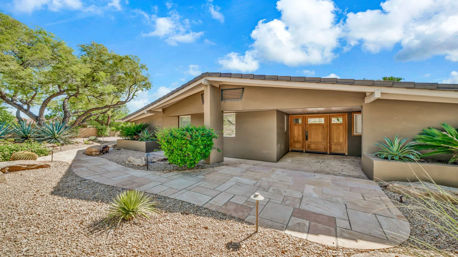 Desert exterior real estate photography Paradise Valley AZ | The Listing Bees