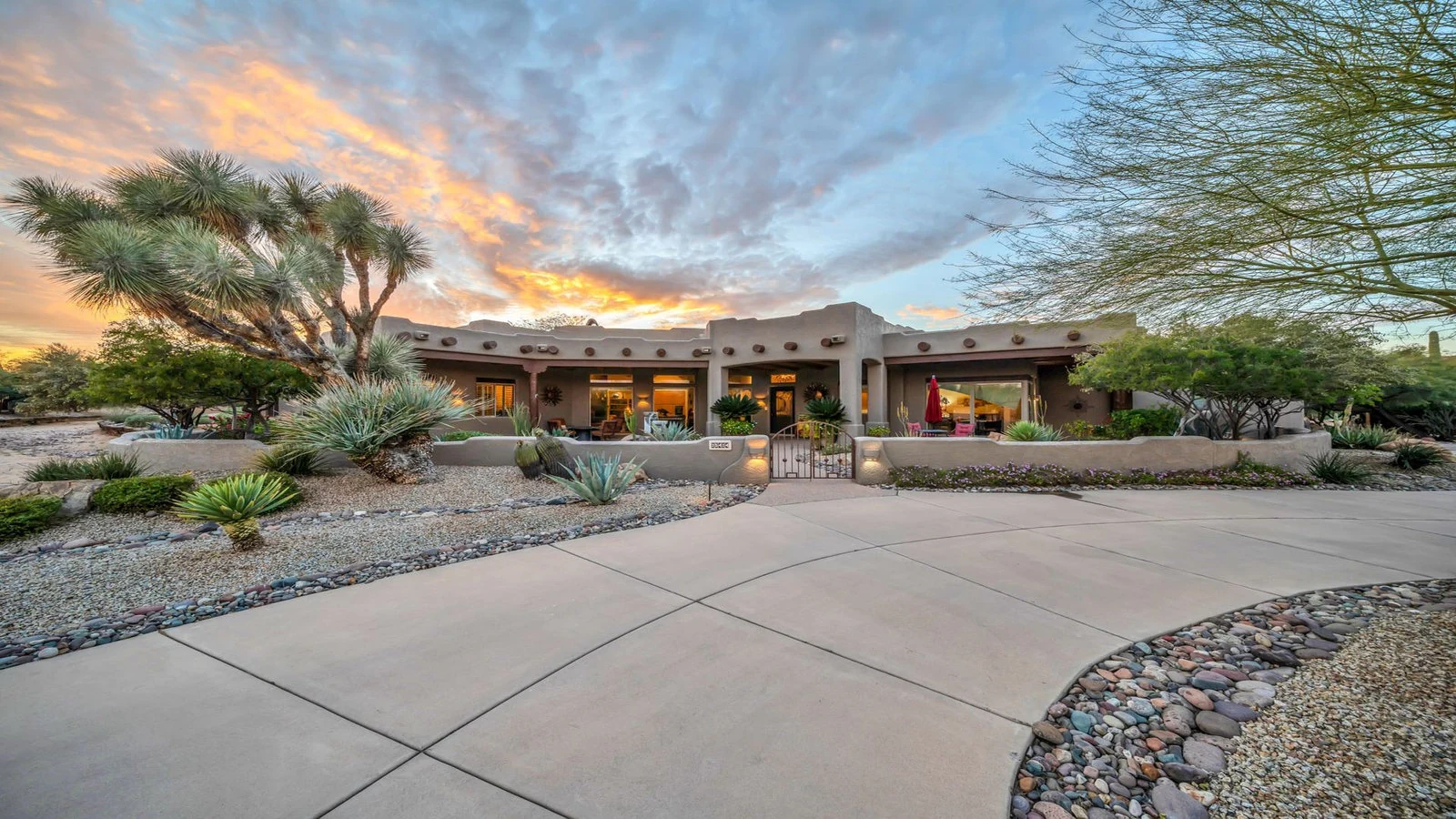 Desert home sunset real estate photography Rio Verde AZ | The Listing Bees