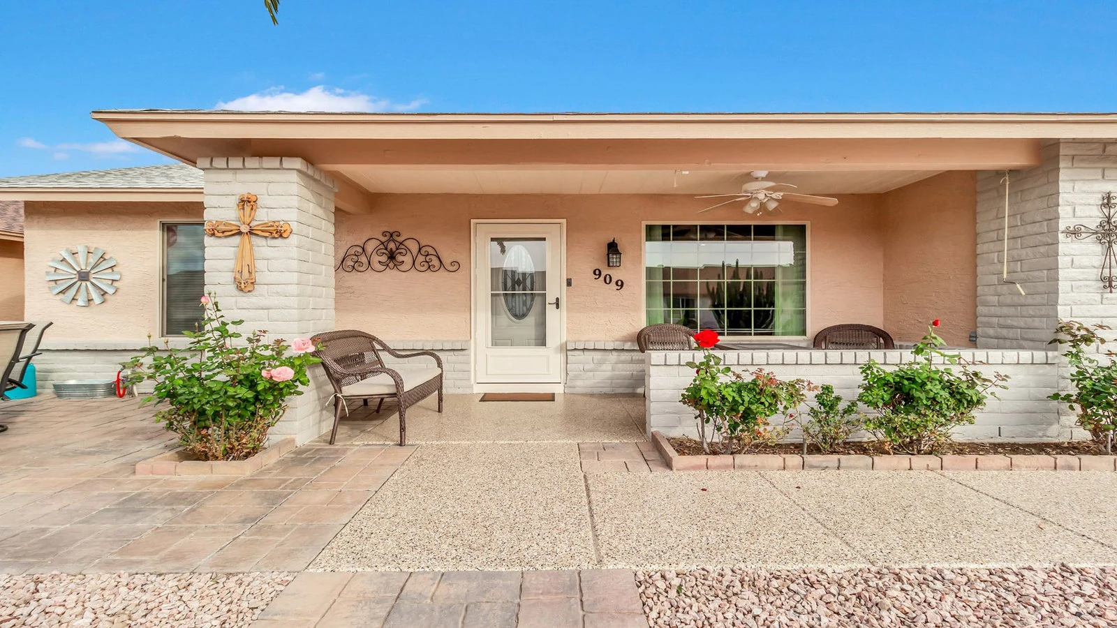 Exterior front porch real estate photography Gold Canyon AZ | The Listing Bees