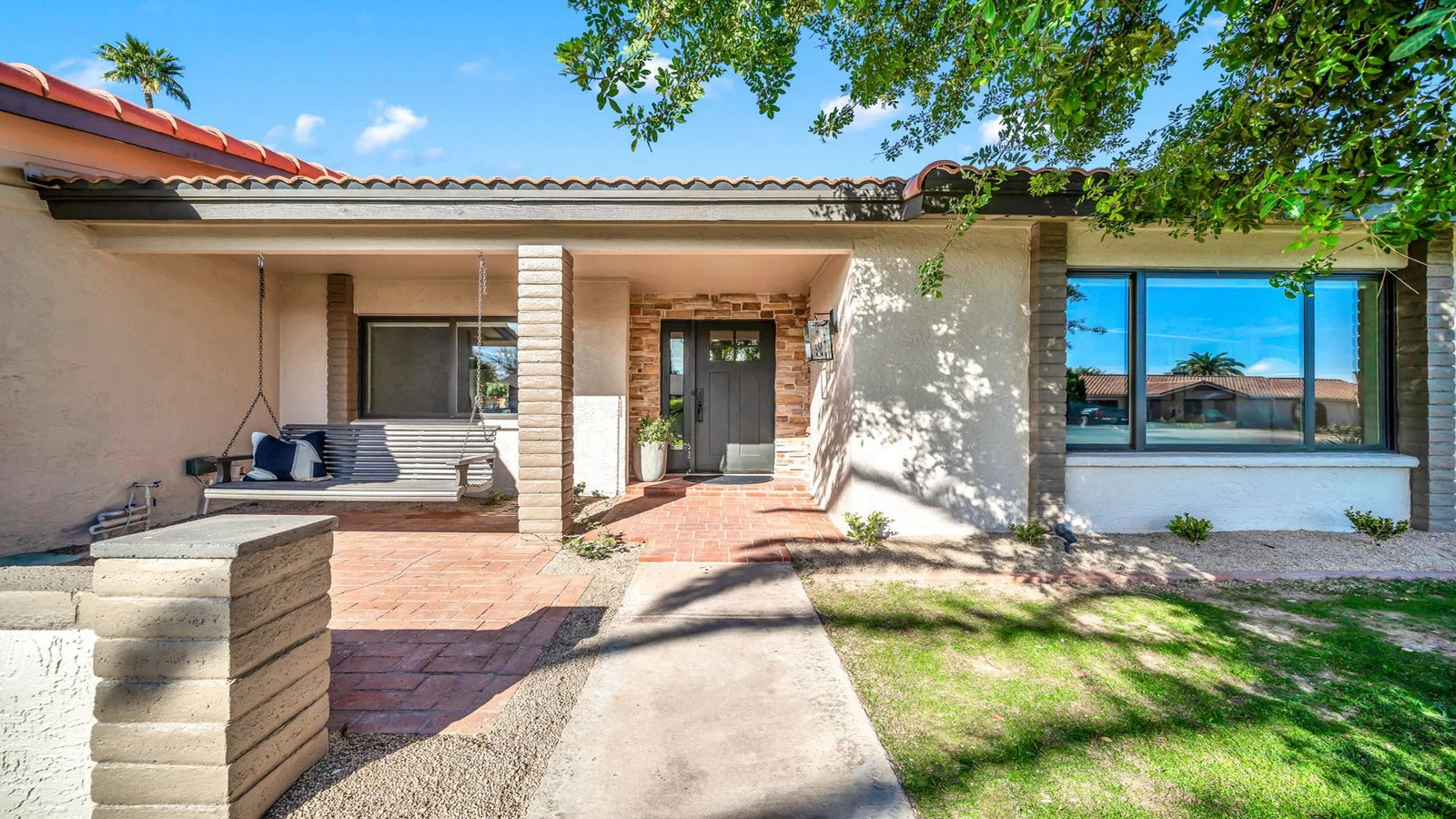 Glendale, AZ real estate photography, The Listing Bees, exterior, front