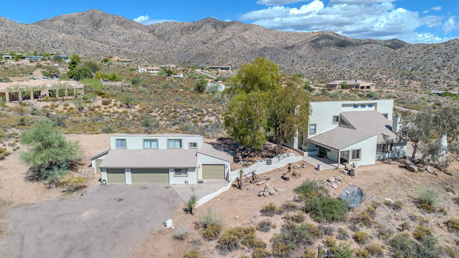 Homes mountainous desert Cave Creek real estate photography Cave Creek AZ | The Listing Bees