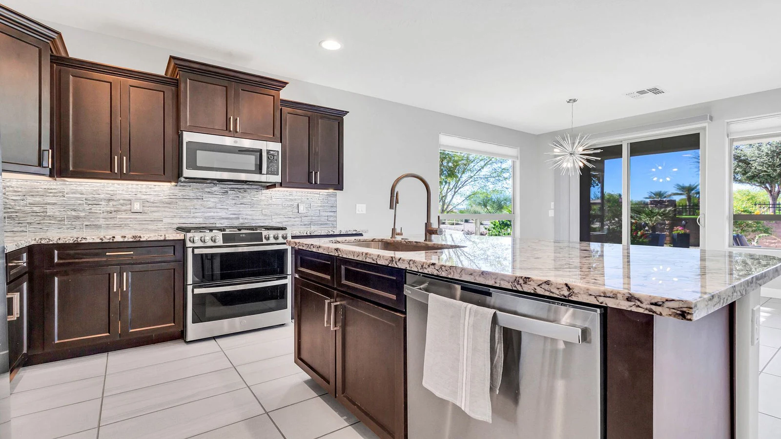 Kitchen interior real estate photography San Tan Valley AZ | The Listing Bees
