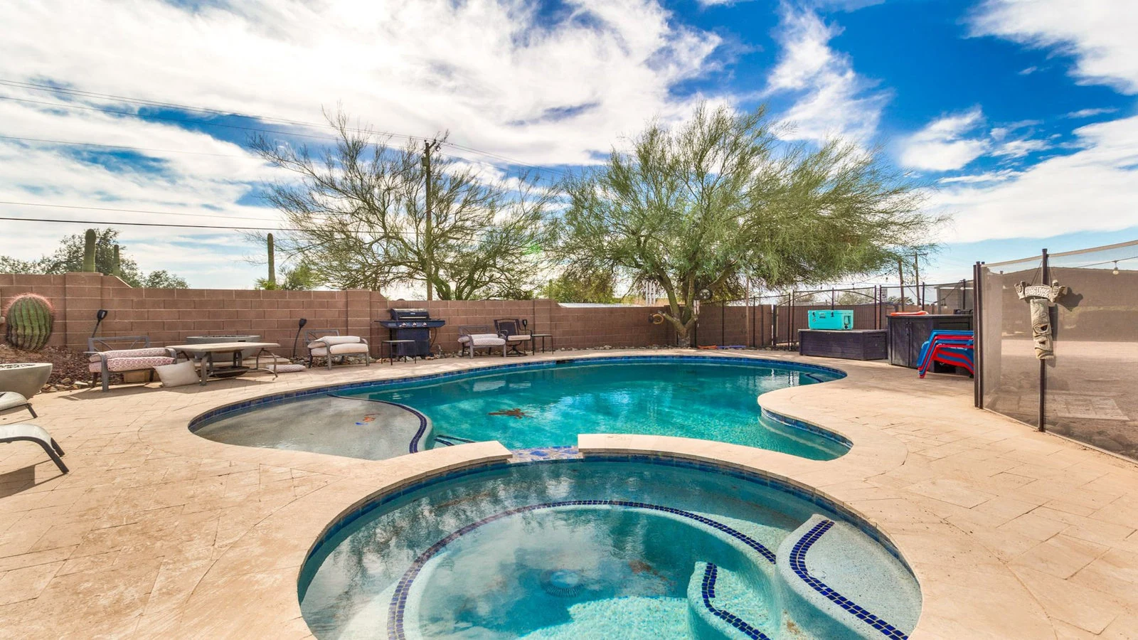 Pool hot tub desert backyard real estate photography Apache Junction AZ | The Listing Bees