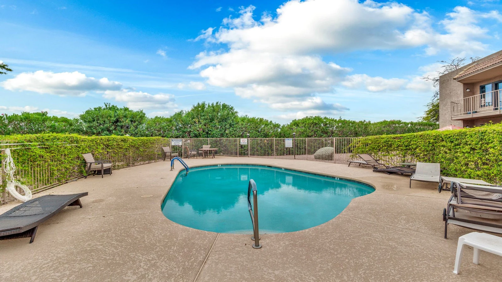 Pool lounge chairs outdoor real estate photography Fountain Hills AZ | The Listing Bees