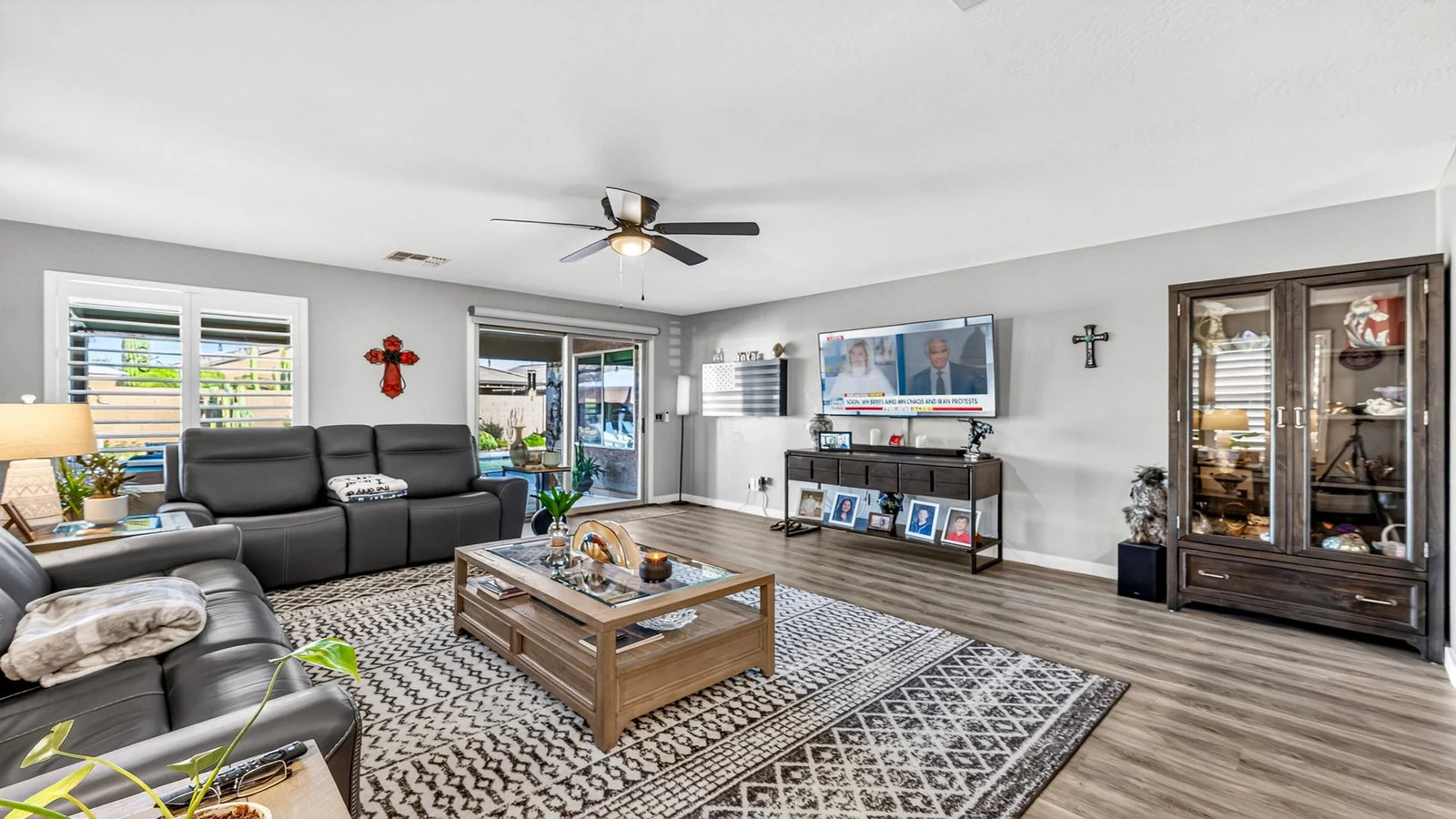 Real estate photography, Chandler, AZ, The Listing Bees, Interior, Living Room
