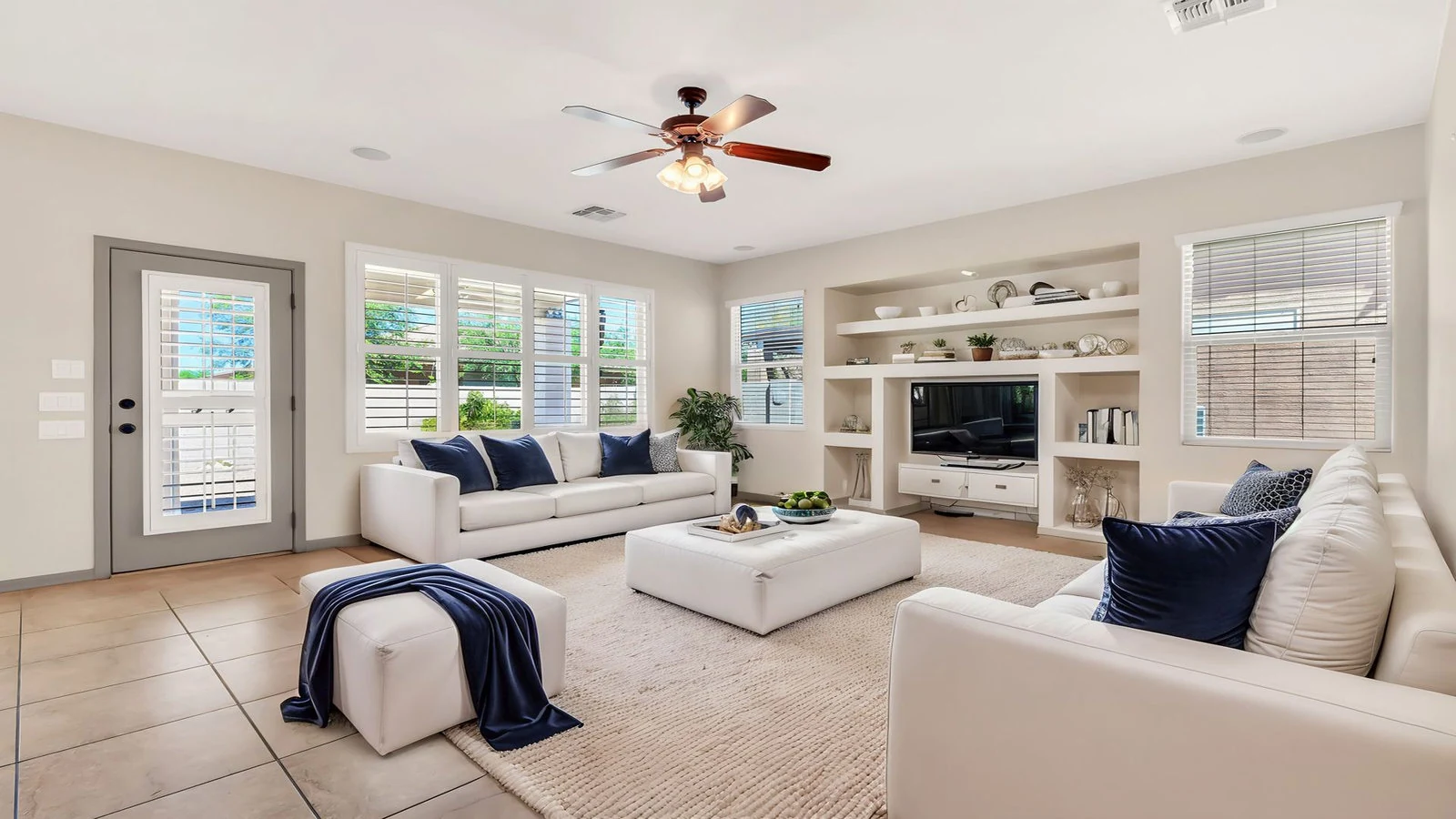 Real estate photography, Chandler, AZ, The Listing Bees, Interior, living room, virtual staging