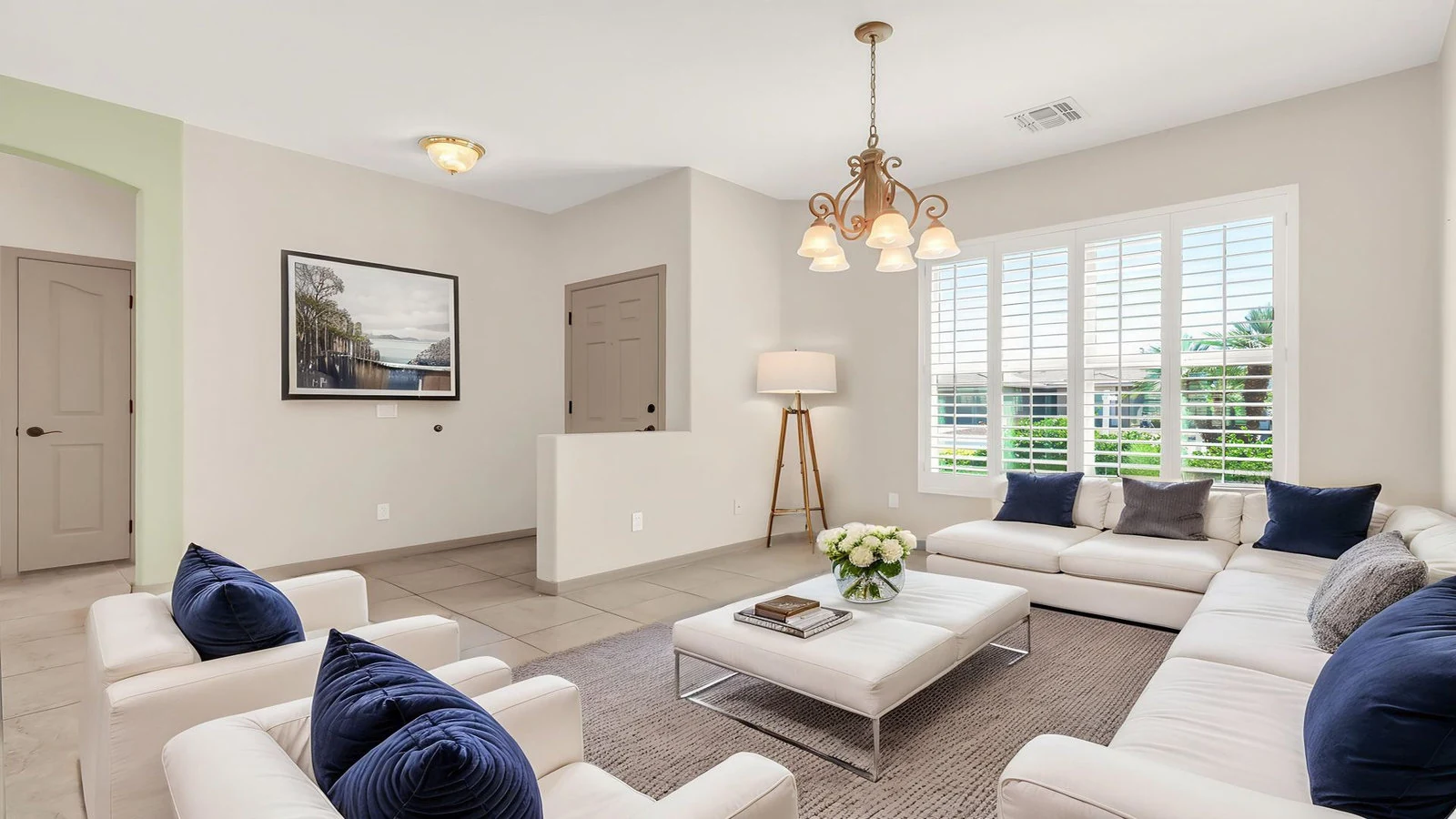 Real estate photography, Chandler, AZ, The Listing Bees, Interior, living room, virtual staging
