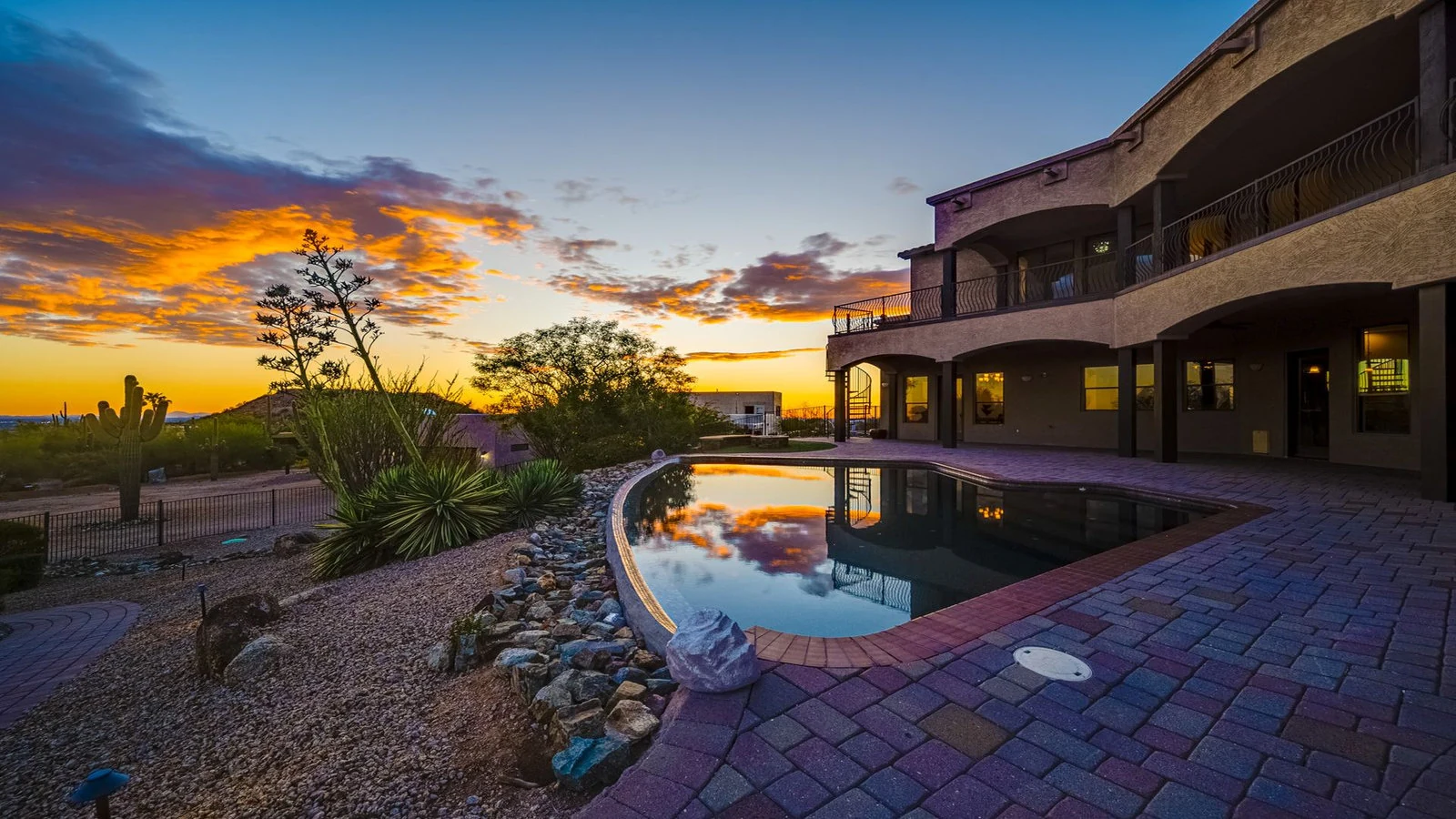 Twilight backyard pool, Mesa real estate photography