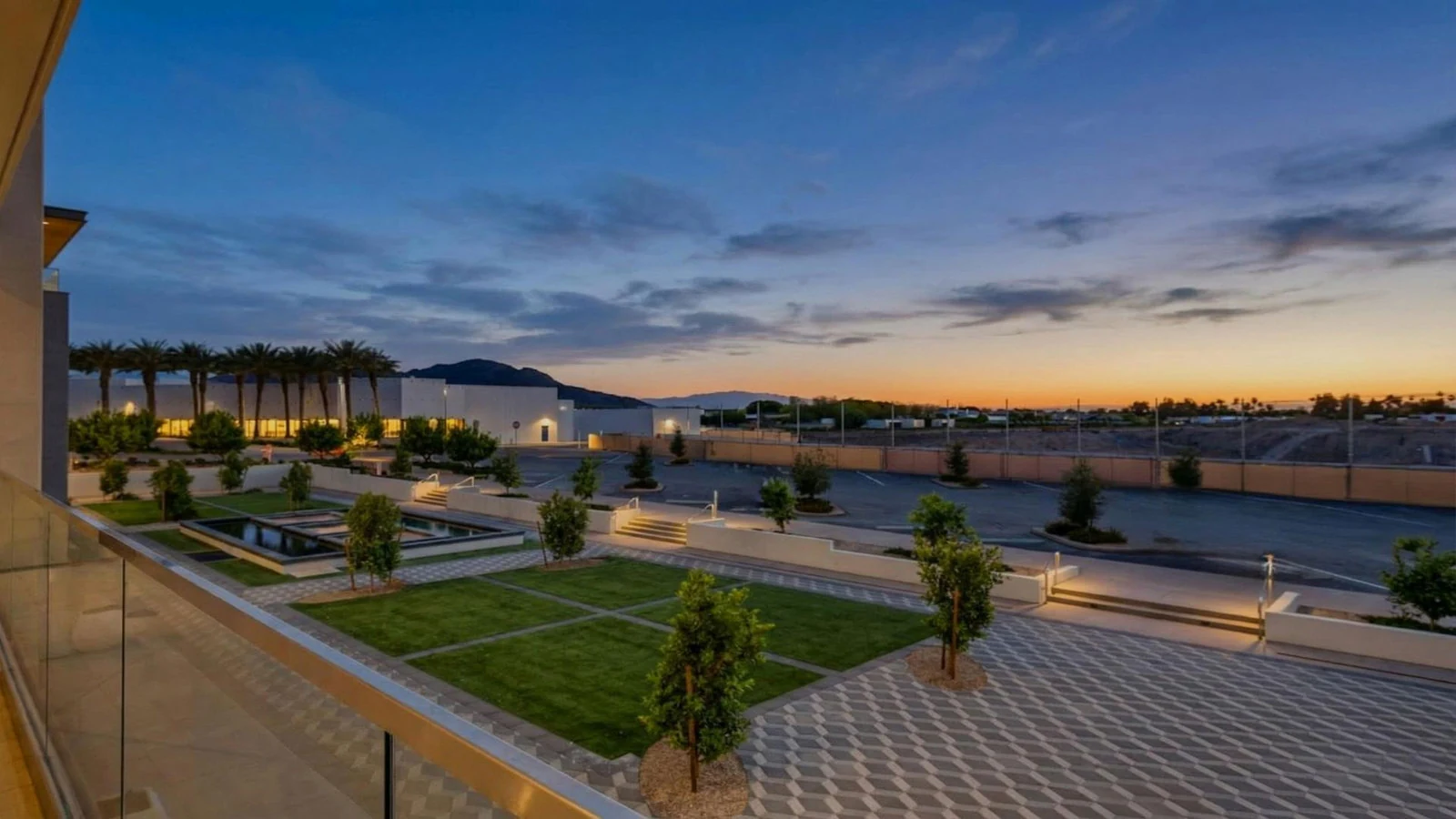 Twilight courtyard real estate photography Paradise Valley AZ | The Listing Bees