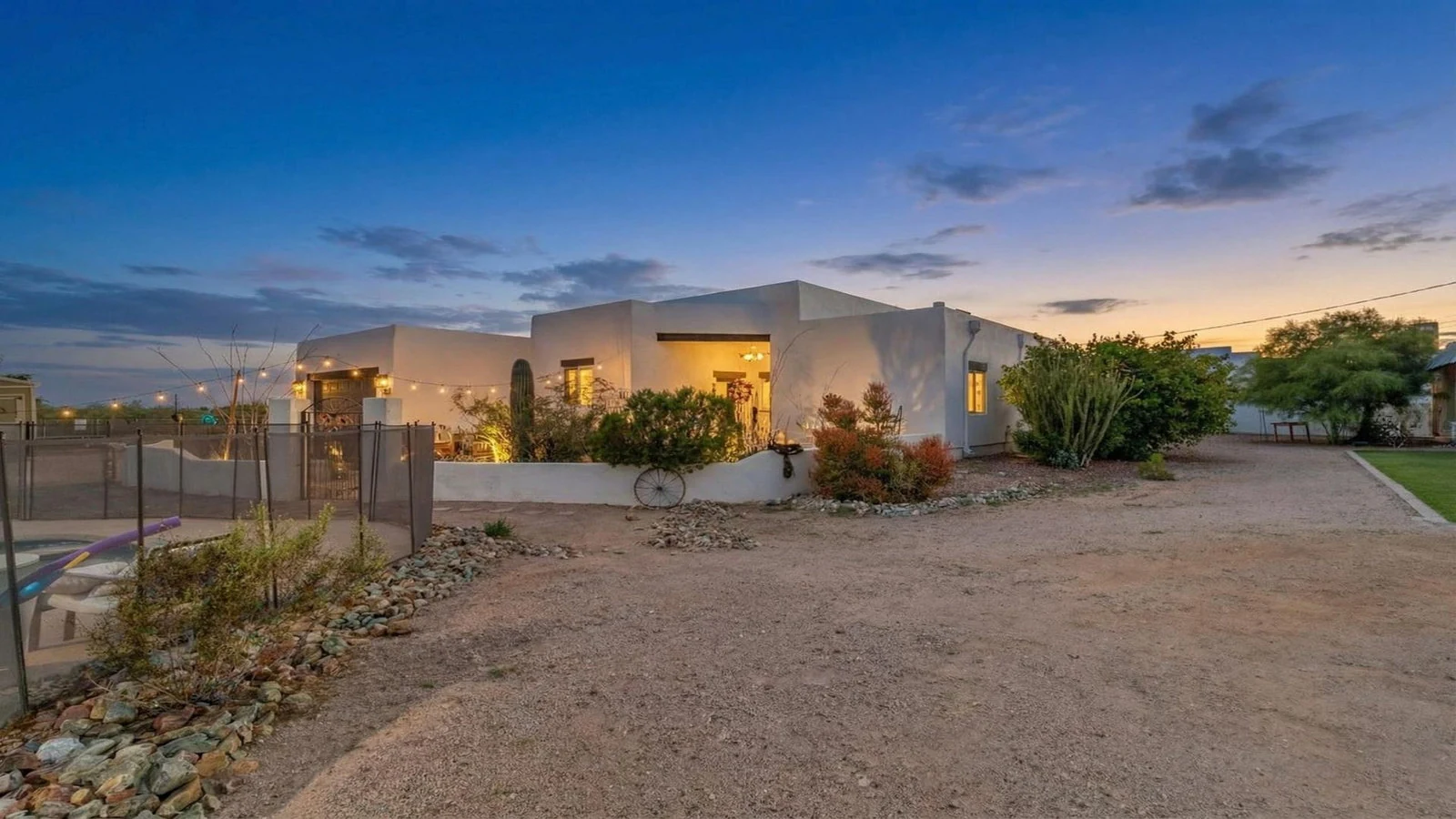 Twilight exterior desert home real estate photography Apache Junction AZ | The Listing Bees