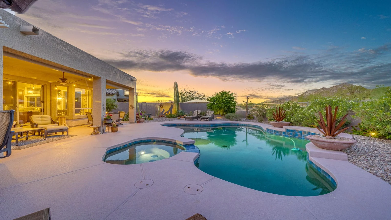 Twilight pool desert sunset real estate photography Gold Canyon AZ | The Listing Bees