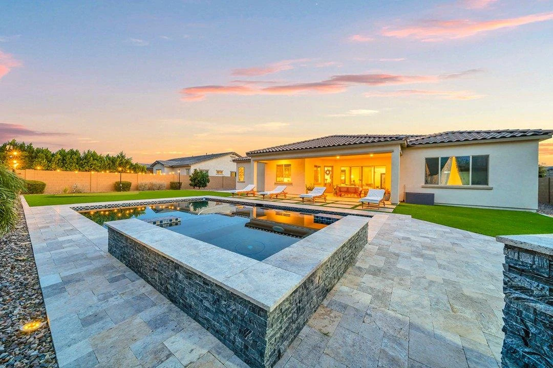 Why Twilight Photography Outperforms Daytime Shots on Phoenix Listings