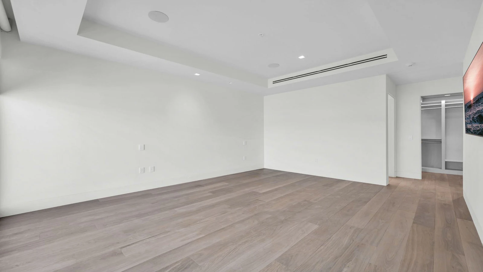 Virtual Staging for Phoenix East Valley Homes: What It Is and How It Sells Houses Faster